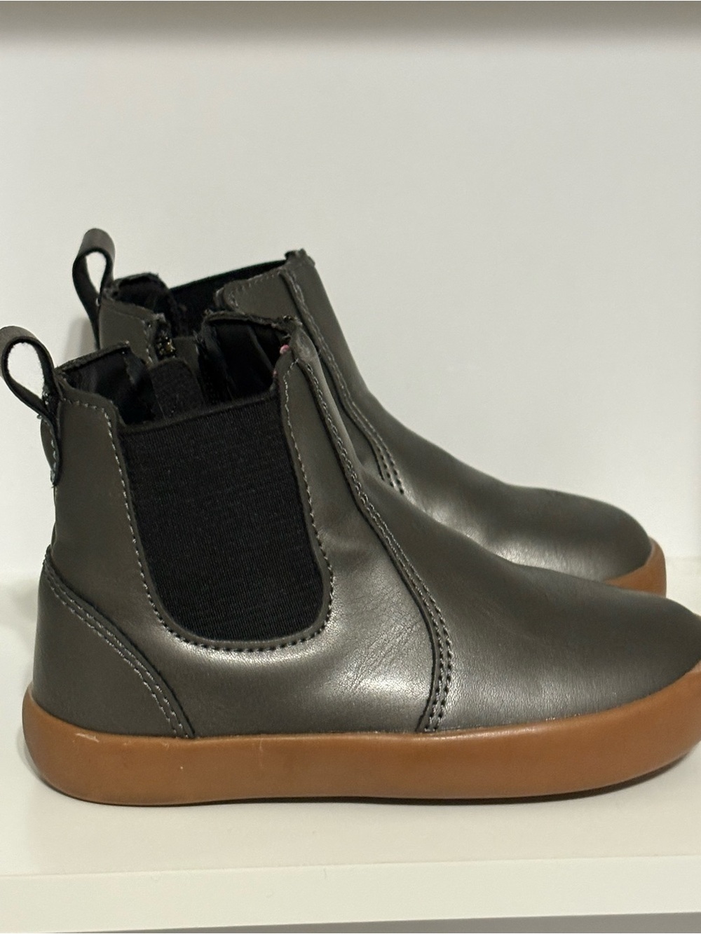 Ten Little Chelsea Boot in Metallic Gray Size 6